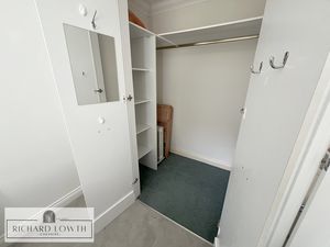 Walk-in Wardrobe- click for photo gallery